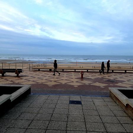 Relax @The Beach De Haan Exterior foto