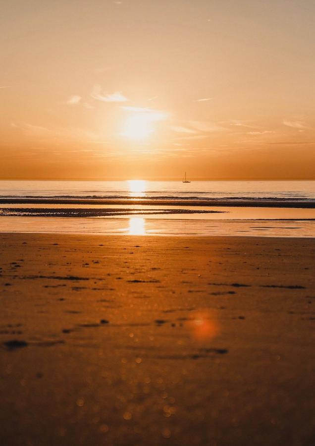 Relax @The Beach De Haan Exterior foto